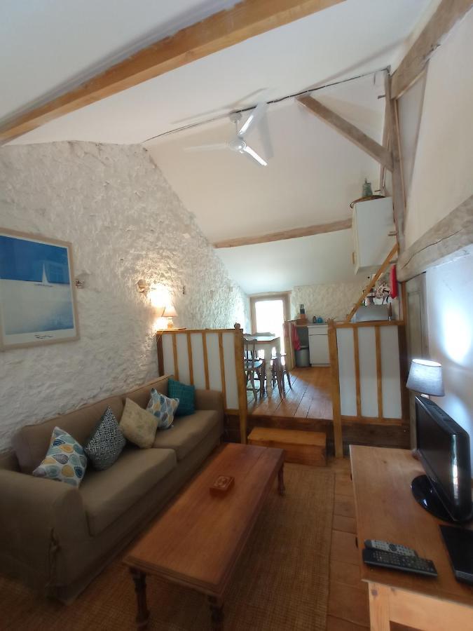 Ecurie Le Buguet Apartment Saint-Antoine-Cumond ภายนอก รูปภาพ